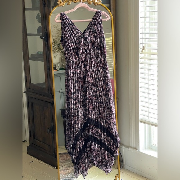 The Kooples NWT BLACK AND PINK PAISLEY PRINT PLEATED LONG DRESS W/ Lace Detail - Picture 1 of 9